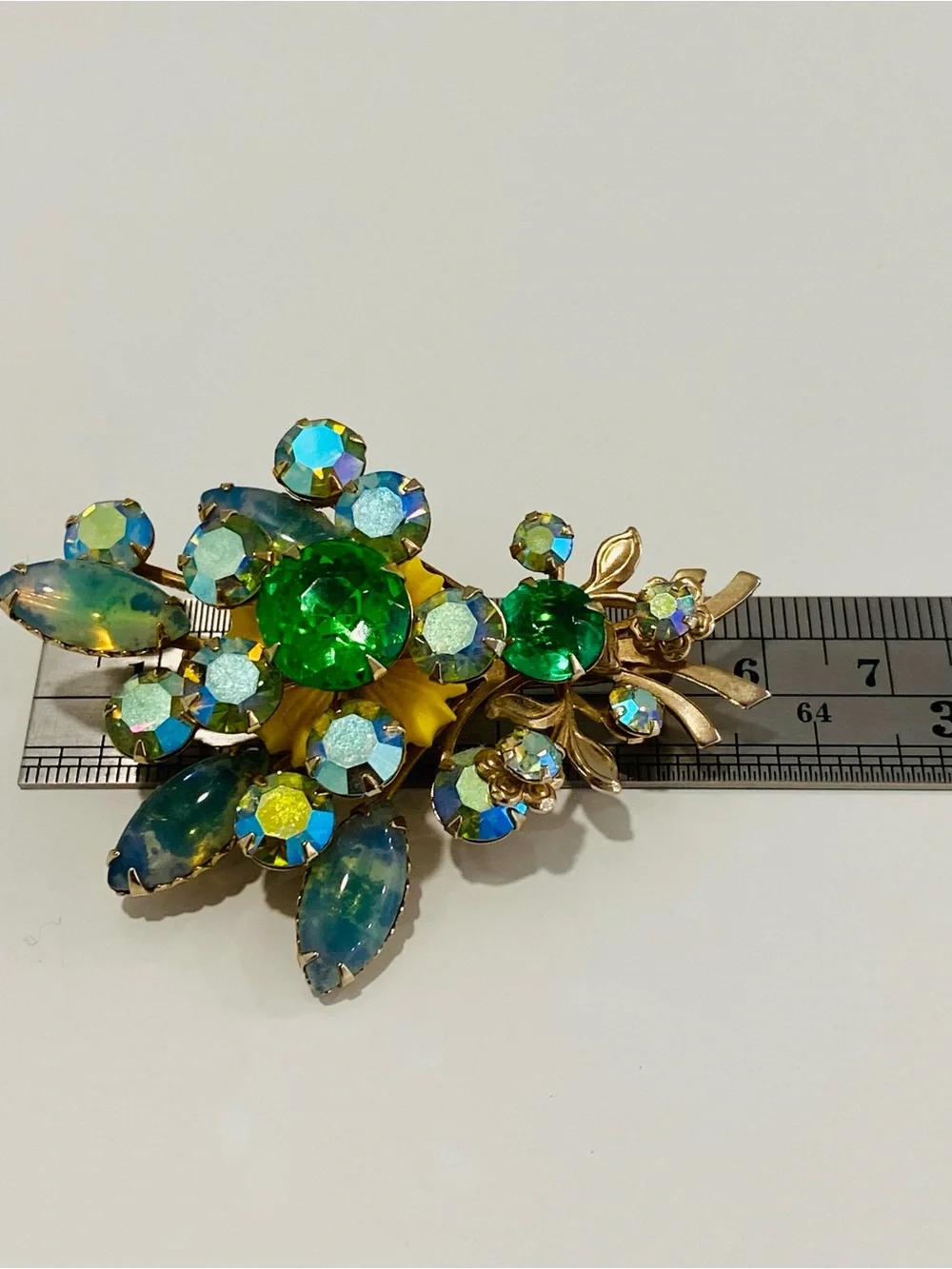 Vintage Green Aurora Borealis Rhinestones Brooch Yellow Plastic Flower Rivets